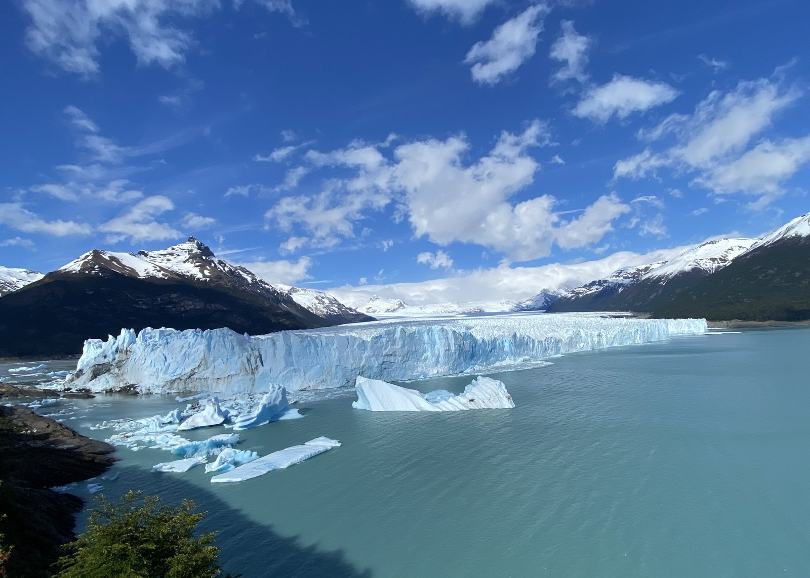 Equipo de Viajes en Oferta en oficina